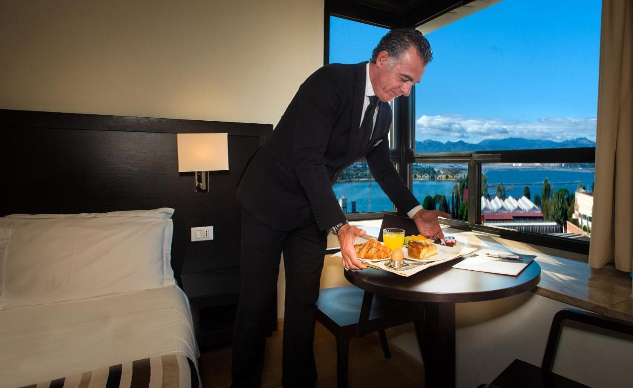 Sardegna Hotel - Suites&Restaurant Cagliari Esterno foto
