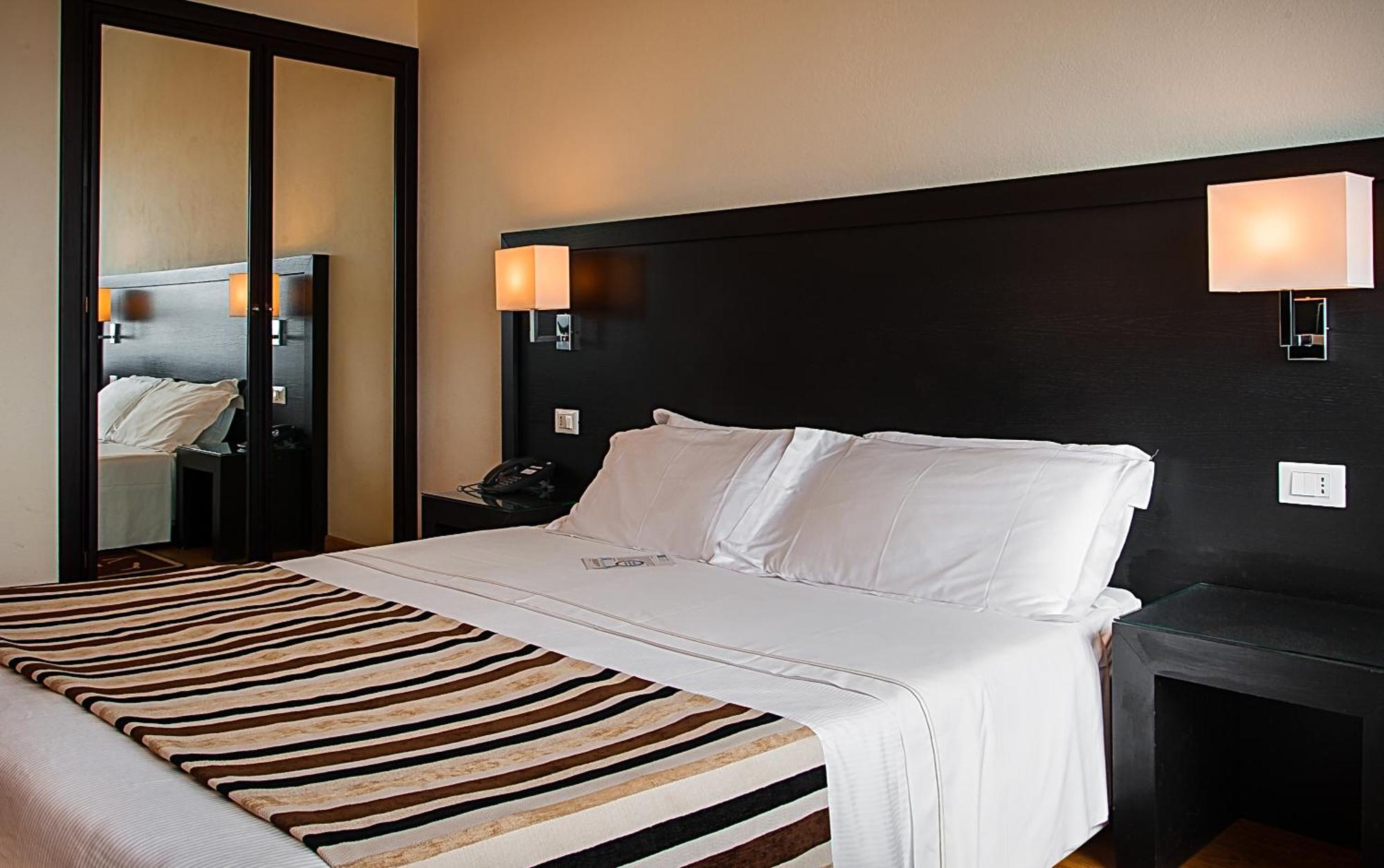 Sardegna Hotel - Suites&Restaurant Cagliari Camera foto